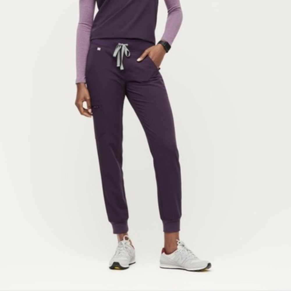 SHADOW PURPLE FIGS PETITE JOGGER SCRUBS